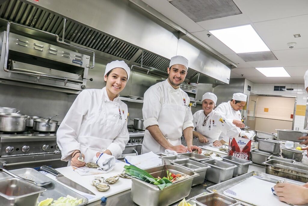 Culinary Arts and Cooking Major دراسة تخصص الطبخ والطهي